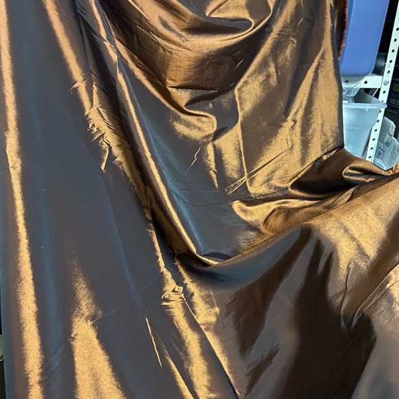 Silk shantung over 3 yards lowest price I can offer STUNNING - Picture 3 of 6